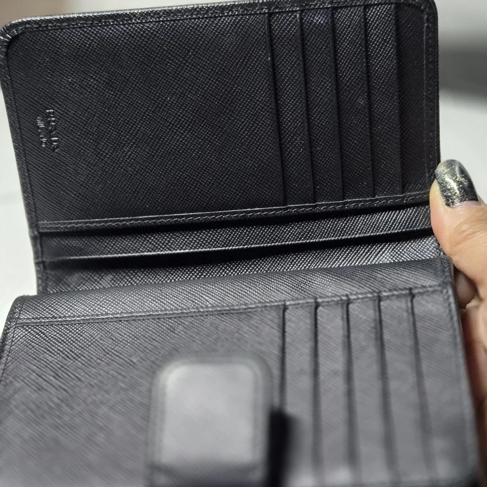 Prada black Saffiano leather full zip wallet. - Picture 6 of 12